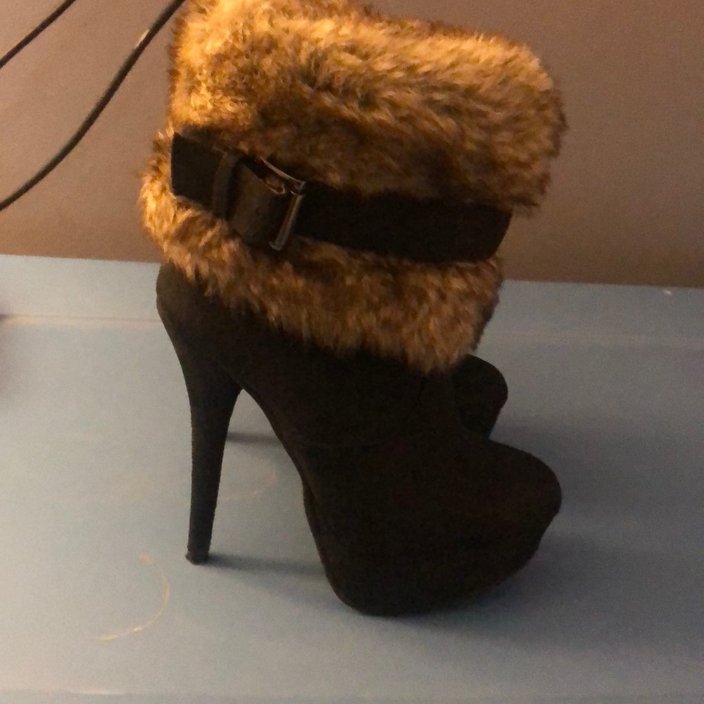 Lierra bendita furry stiletto boots